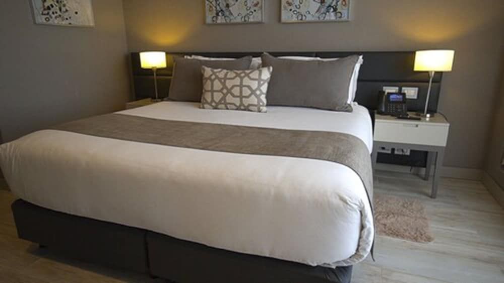 Deluxe Studio Suite