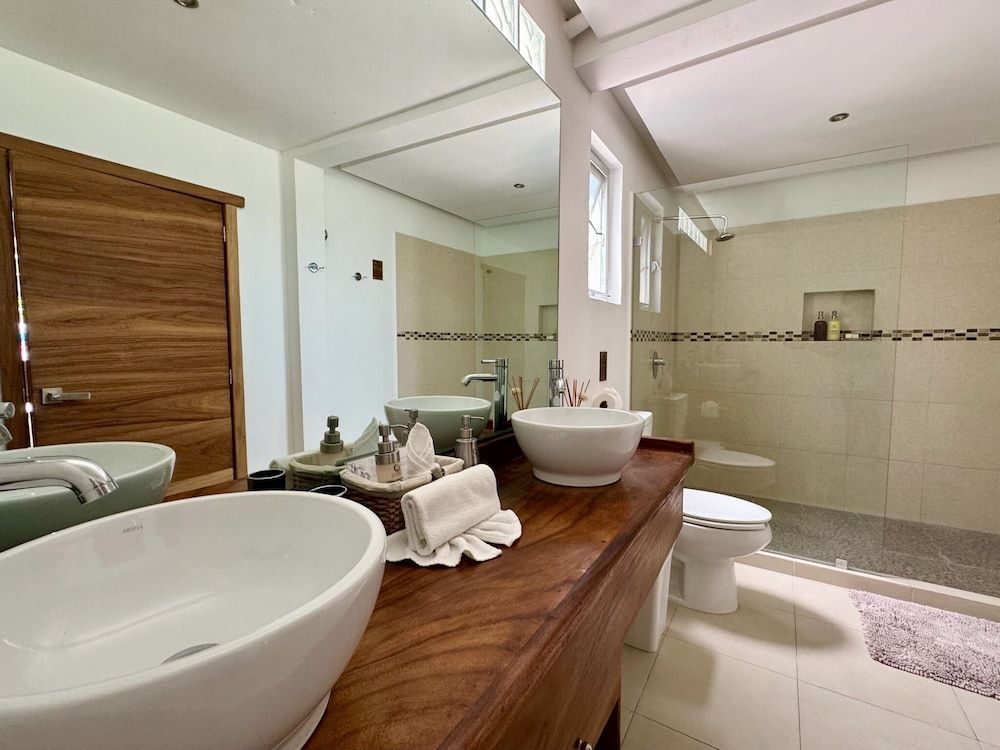 El Paraiso Hotel Tulum Deluxe Suite, 1 King Bed with Sofa bed 5