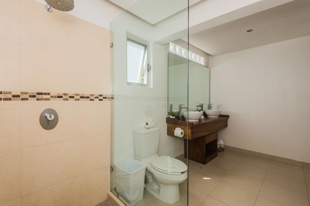 El Paraiso Hotel Tulum Deluxe Suite, 1 King Bed with Sofa bed 4