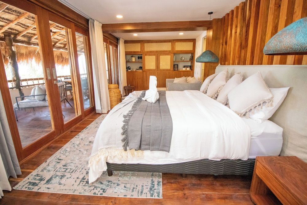 Amaité Beach Hotel Presidential Suite, Hot Tub, Oceanfront 4