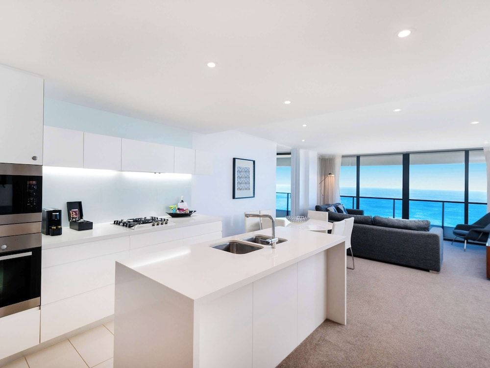 Peppers Broadbeach Suite, 2 Bedrooms (Sky View, Weekly Housekeeping) 10