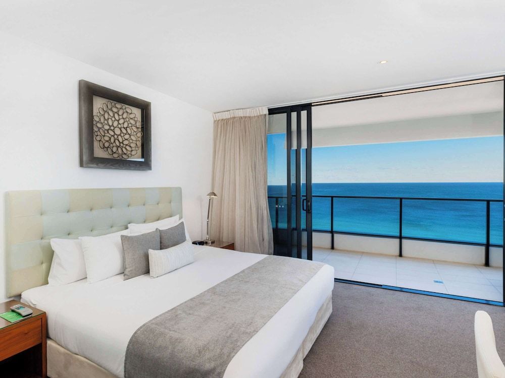 Peppers Broadbeach Suite, 2 Bedrooms (Sky View, Weekly Housekeeping) 2