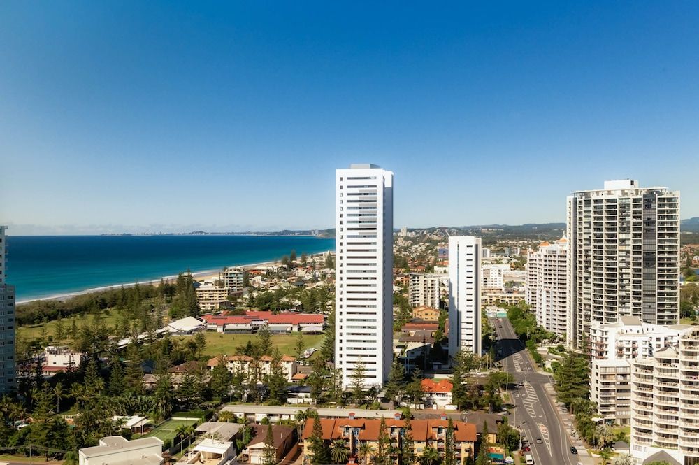 Peppers Broadbeach Suite, 2 Bedrooms (Sky View, Weekly Housekeeping) 4