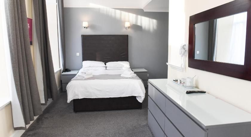 Sandyford Hotel Double Room 3