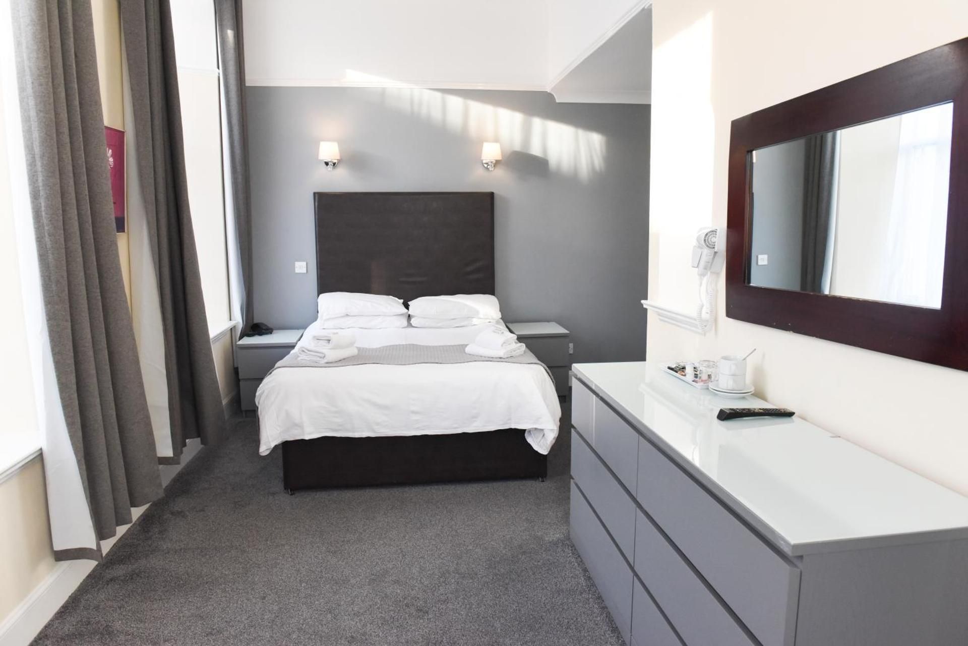 Sandyford Hotel Double Room 5
