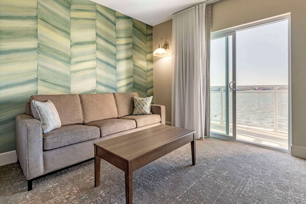 Cambria Hotel Ocean City - Bayfront Standard Room, 1 King Bed with Sofa bed, Non Smoking (Upper Floor) 6