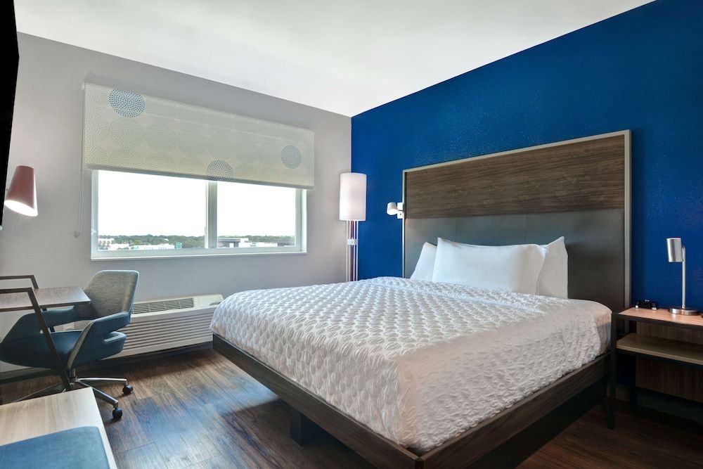 Room, 1 King Bed, Accessible (Hearing)