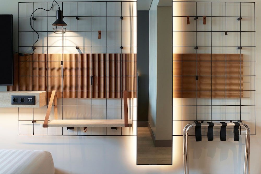 Moxy Athens City Room, 1 Queen Bed, Non Smoking (View) 5