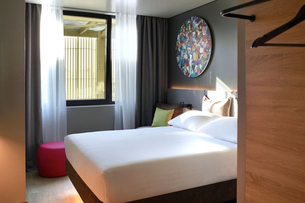 undefined Moxy Athens City 5