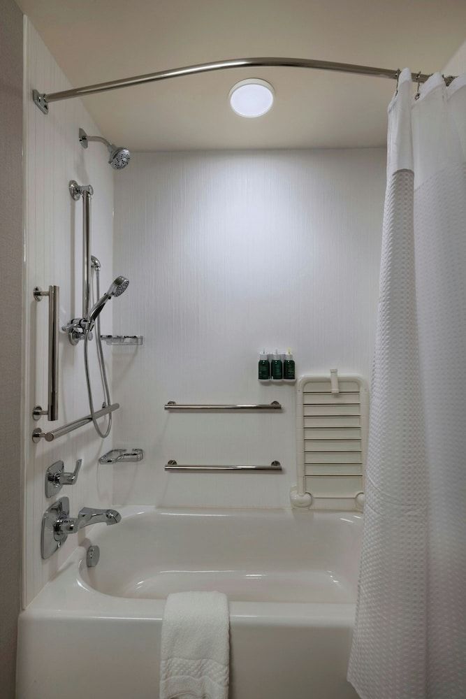 Room, 2 Queen Beds (Hearing Accessible)
