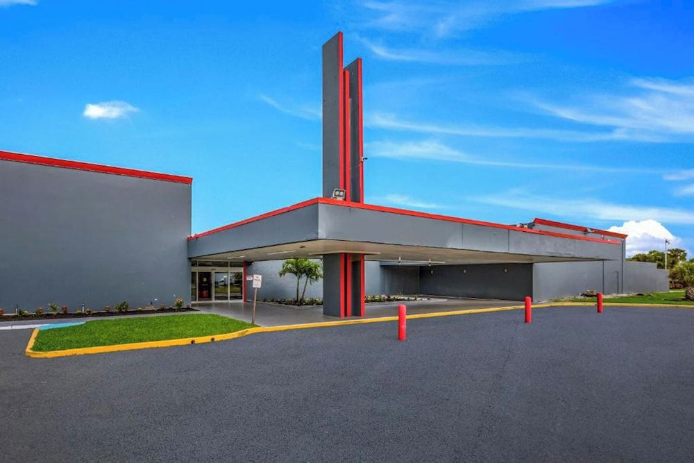 undefined OYO Hotel Orlando Airport 6