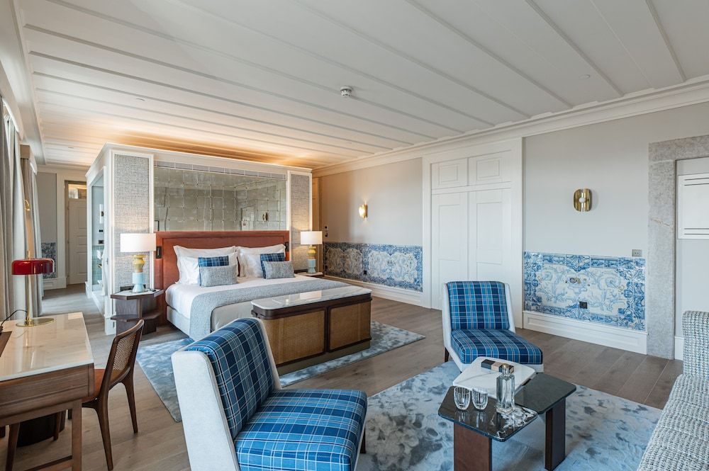 Signature Suite