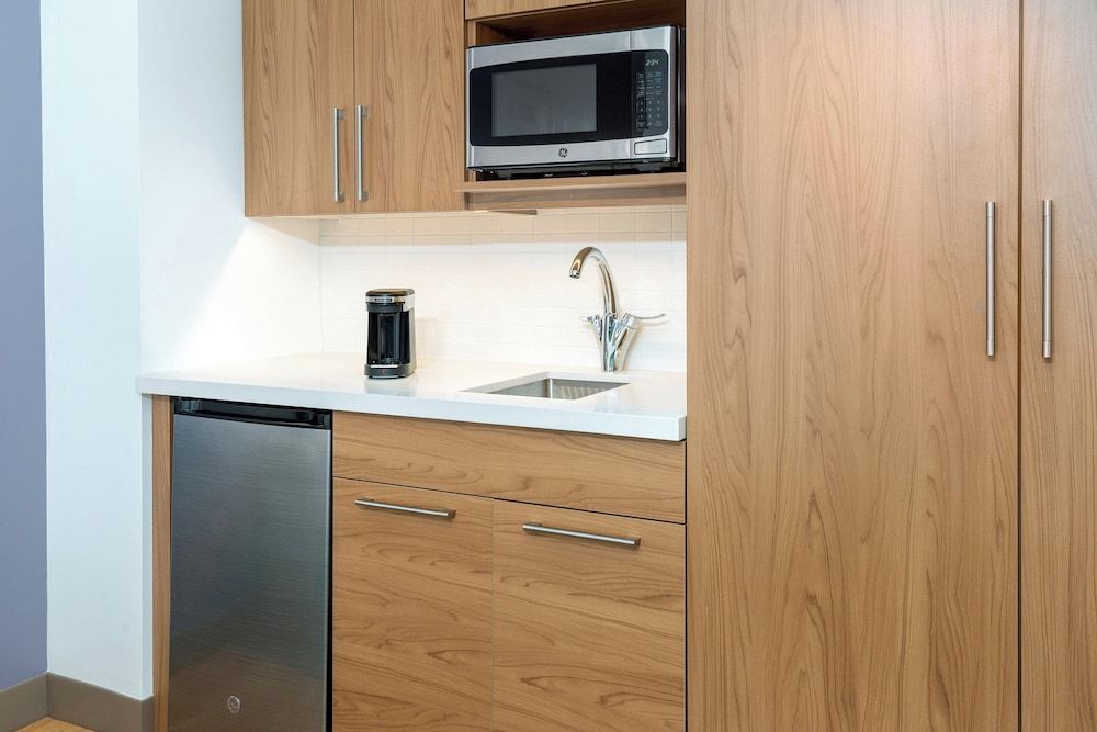 Element Atlanta Midtown Standard Room, 1 King Bed 4