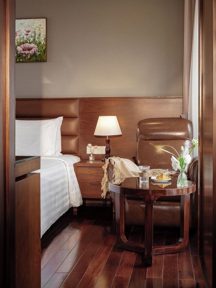 Orchids Saigon Hotel Premium Double or Twin Room 6