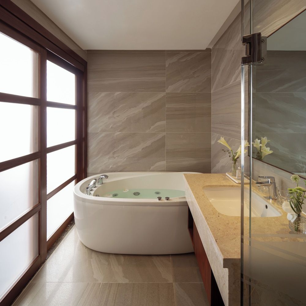 Orchids Suite with City View