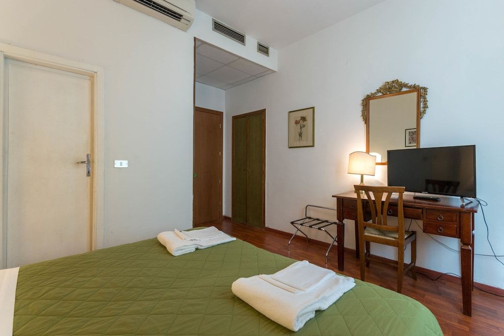 Hotel Rex Classic Twin Room 2