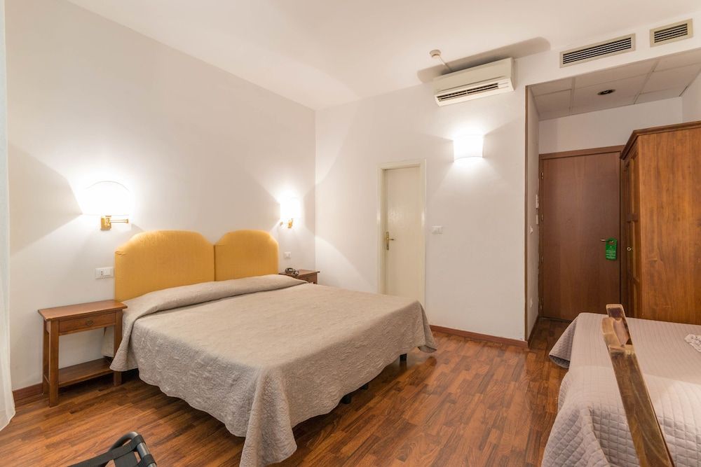 undefined Hotel Rex 9