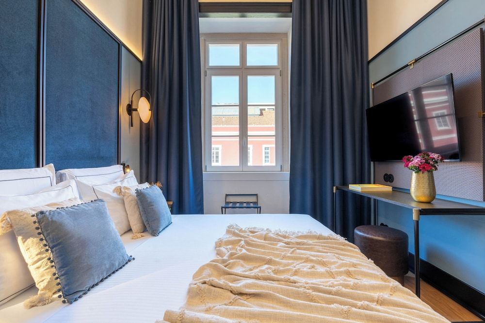 Double Room, Station View