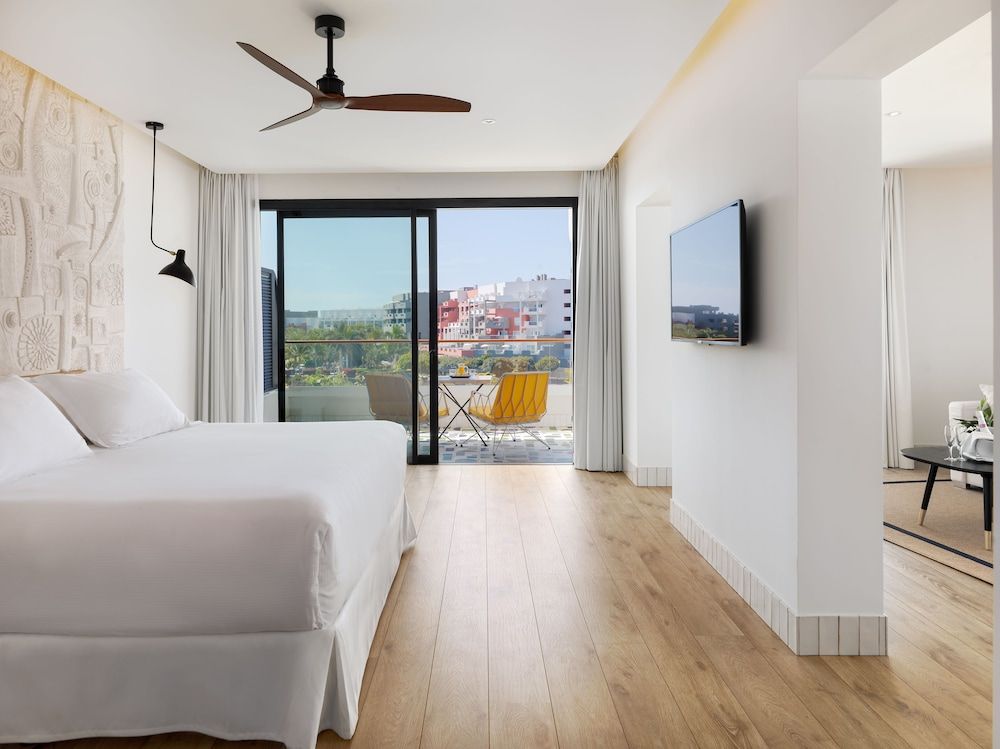 Junior Suite (2 adults and 3 children)