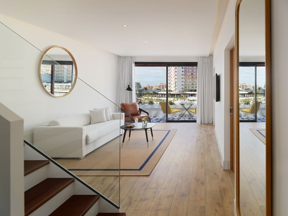 Suite (RoofTop 3 Adults)