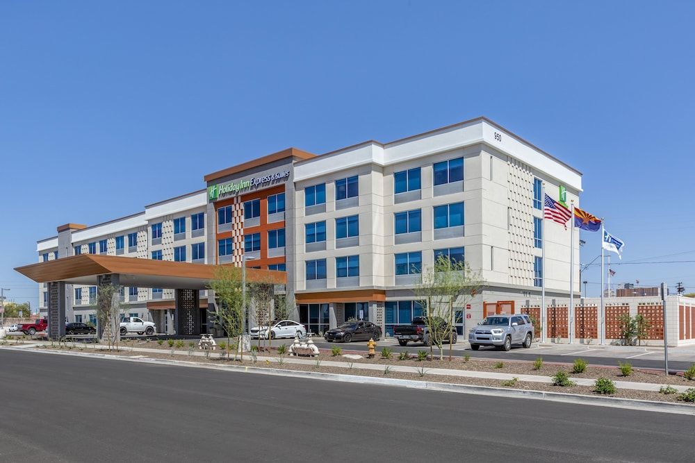 undefined Holiday Inn Express & Suites Phoenix Dwtn - State Capitol by IHG