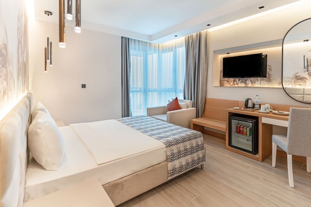 undefined Pearly Hotel 4