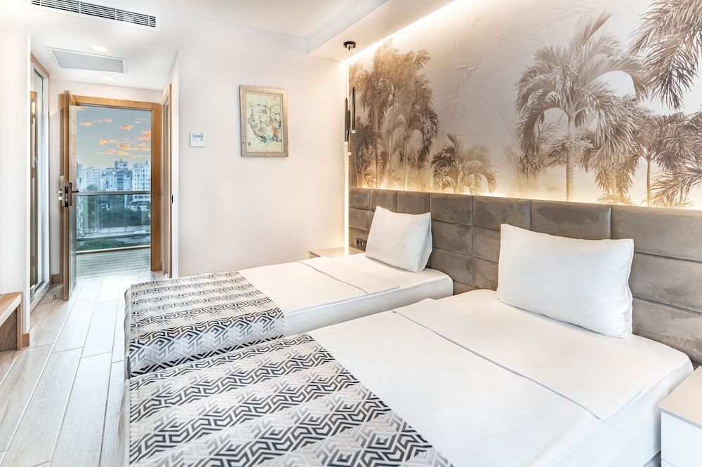 undefined Pearly Hotel 8