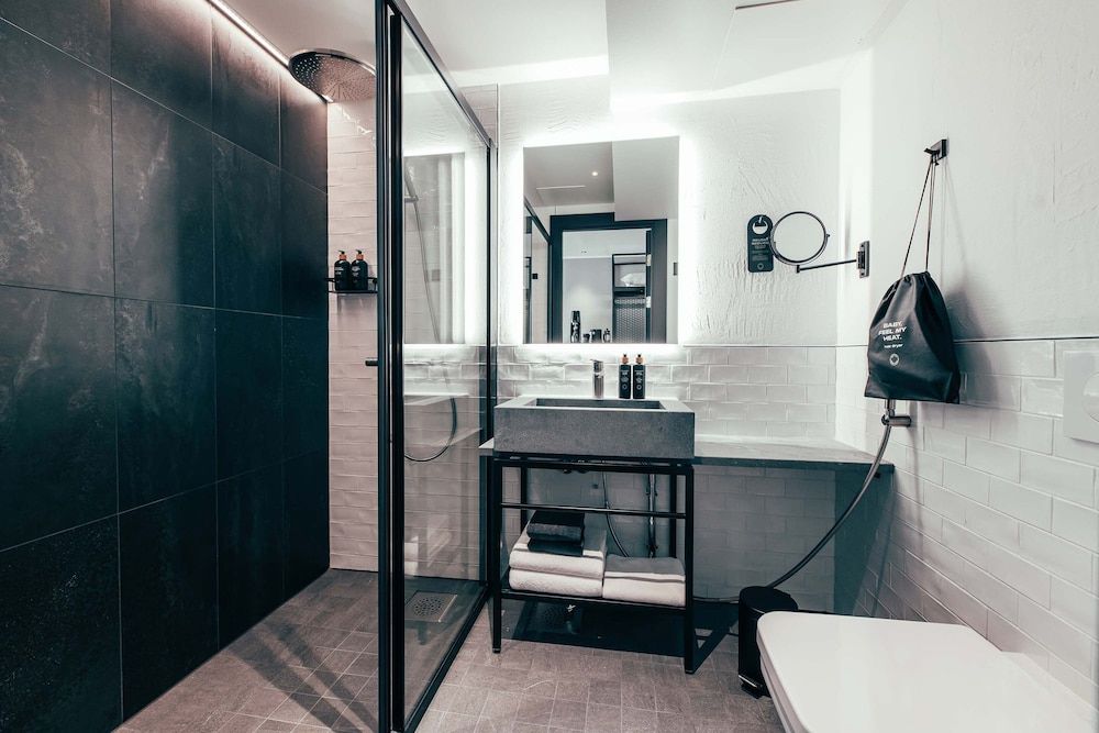 Clarion Hotel Mestari Standard Room, 1 King Bed, Non Smoking 5