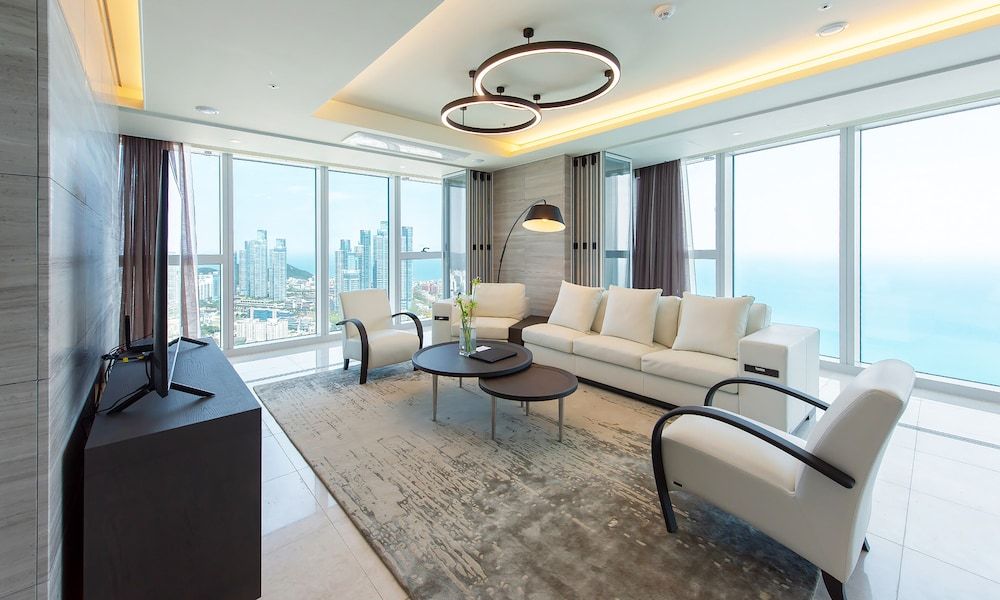 undefined LCT Residence 5