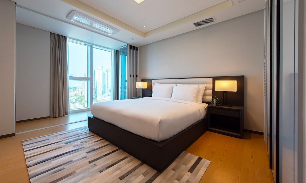 LCT Residence Ocean Around Suite I, J (Mipo Harbor View)