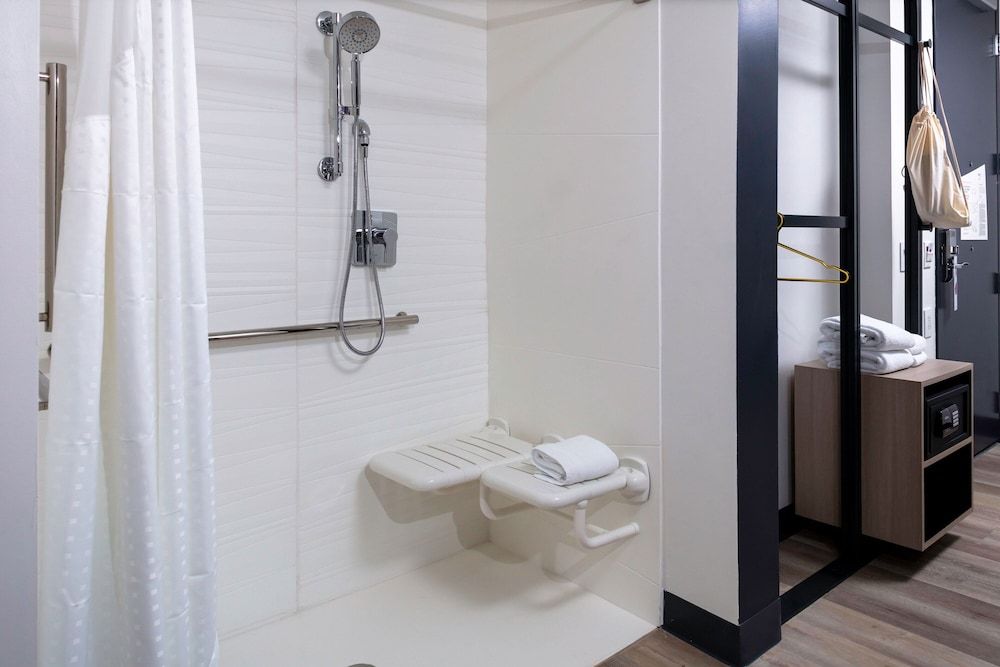 undefined Aloft Orlando Lake Buena Vista 8