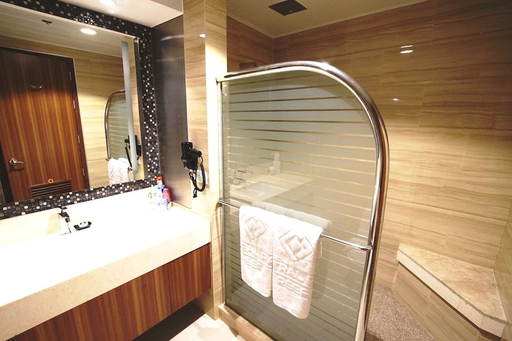 Central Park Reef Resort Deluxe Double Room 5