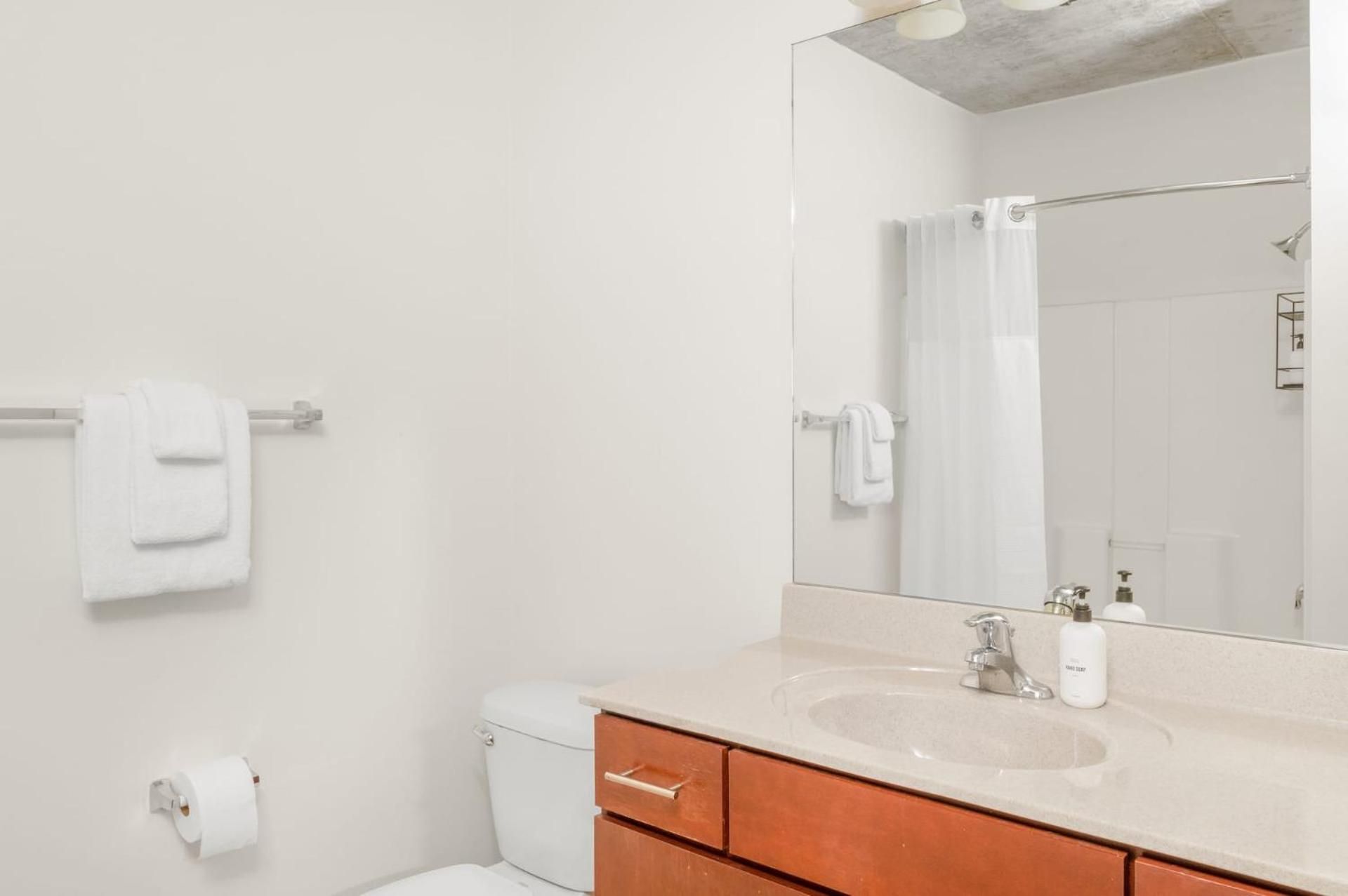 Studio Apartment (Self Check-in with Virtual Front Desk)