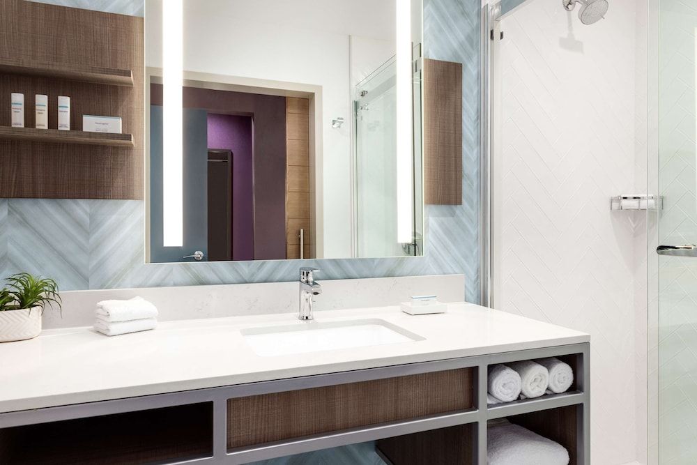Deluxe Room, 1 King Bed