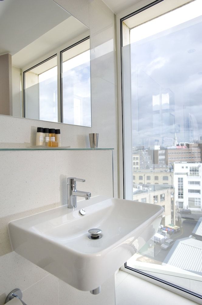 undefined The Rosebery by Supercity Aparthotels 10