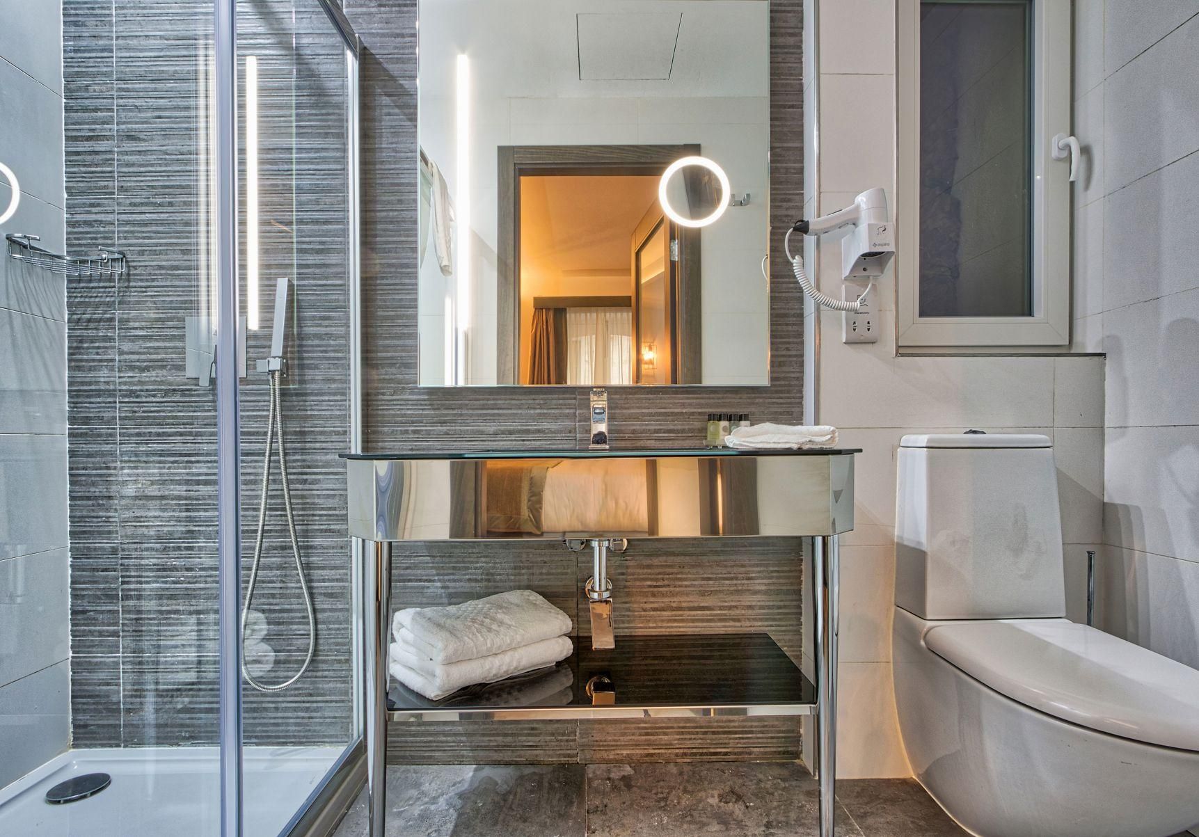 Palazzo Rosaria Boutique Hotel Triple Room with Maltese Balcony 3