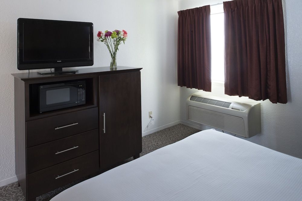 Mission Inn Deluxe Room, 1 Queen Bed 3