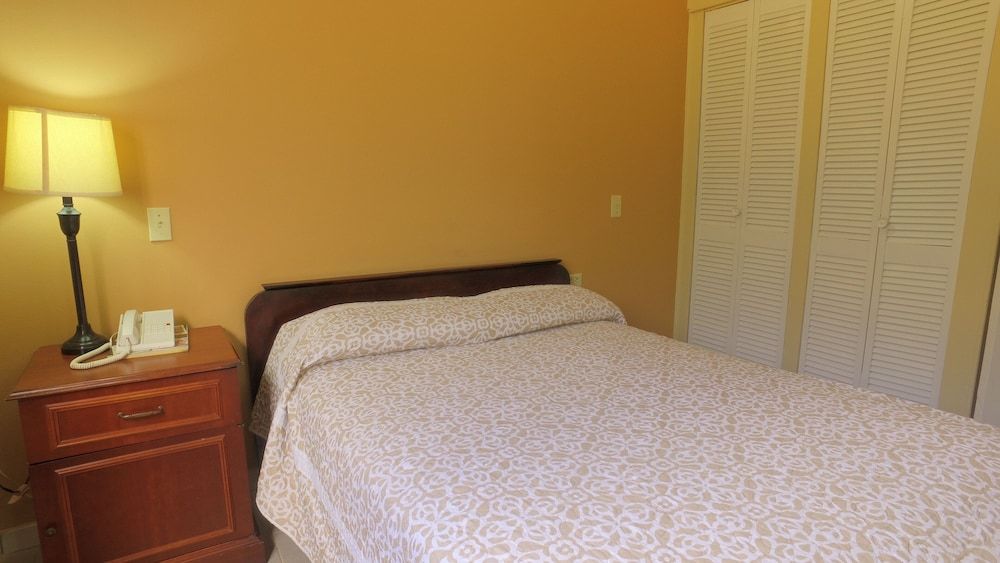 Coconut Inn Double Room 4