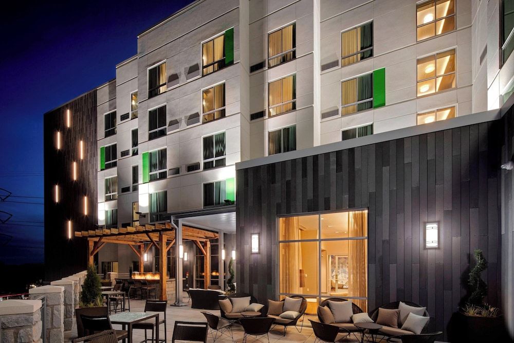 undefined Courtyard by Marriott Atlanta Vinings/Galleria 7