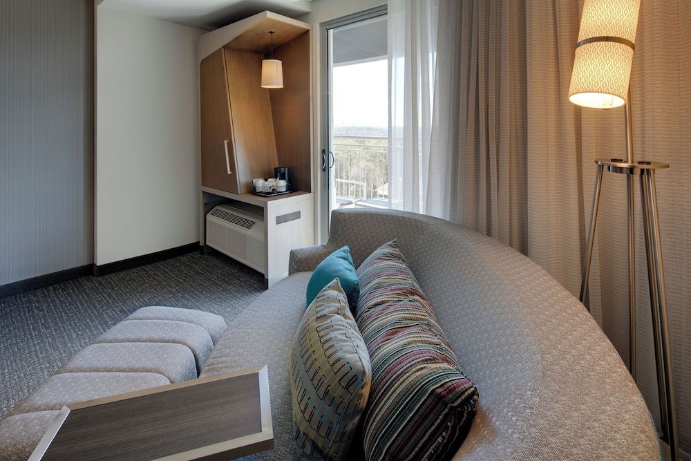 Room, 1 King Bed, Non Smoking, City View (Balcony)