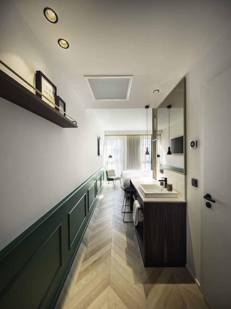 Yalo Urban Boutique Hotel Ghent Not-so-Standard King room 8