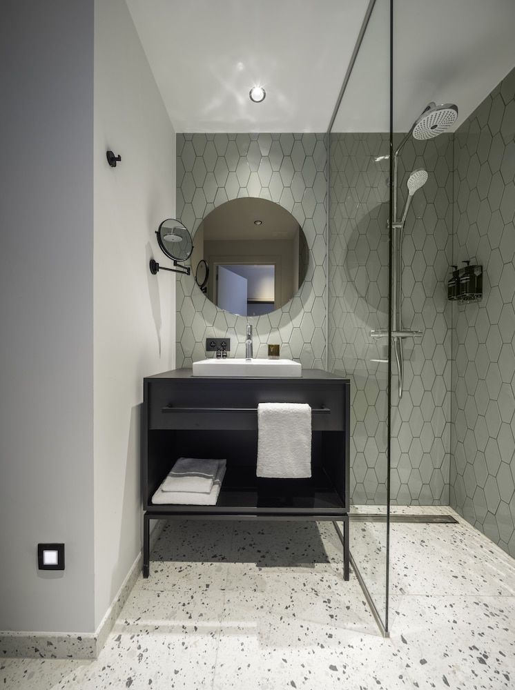 Yalo Urban Boutique Hotel Ghent Not-so-Standard King room 9