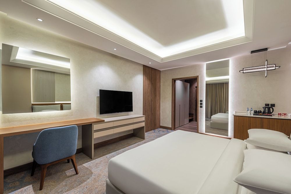 Voyage Hotel Deluxe Room 5