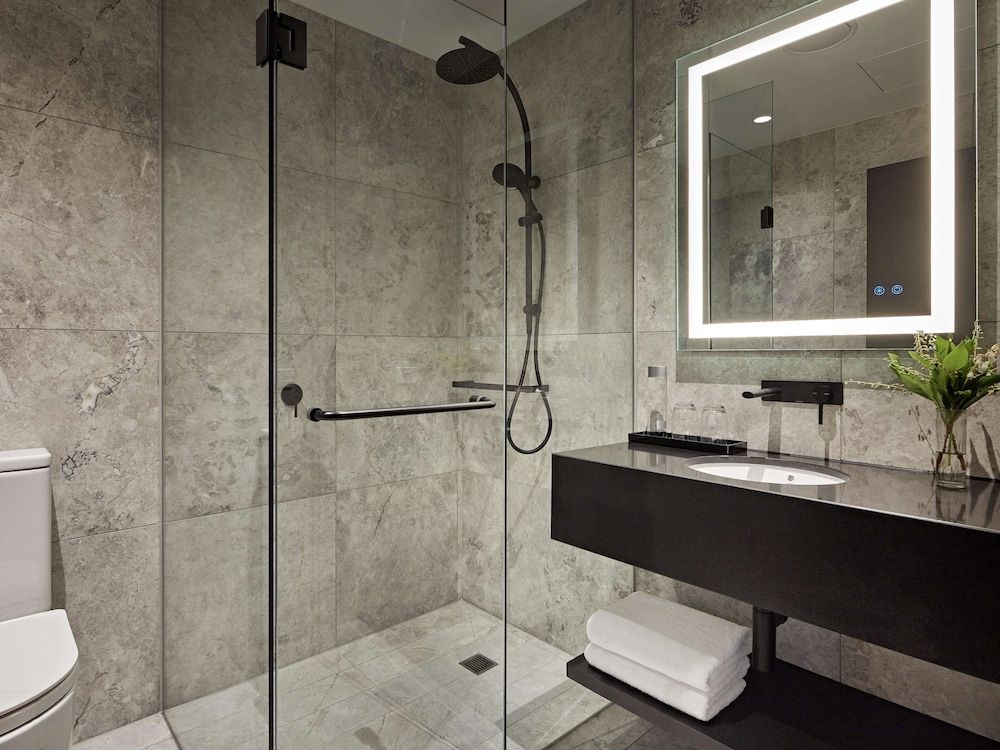 PARKROYAL Monash Melbourne Superior Twin Room 3