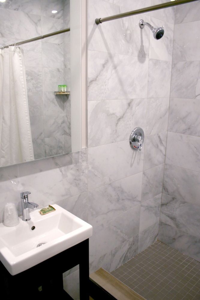 M Montreal - Hostel Standard Room, 1 Double Bed 3