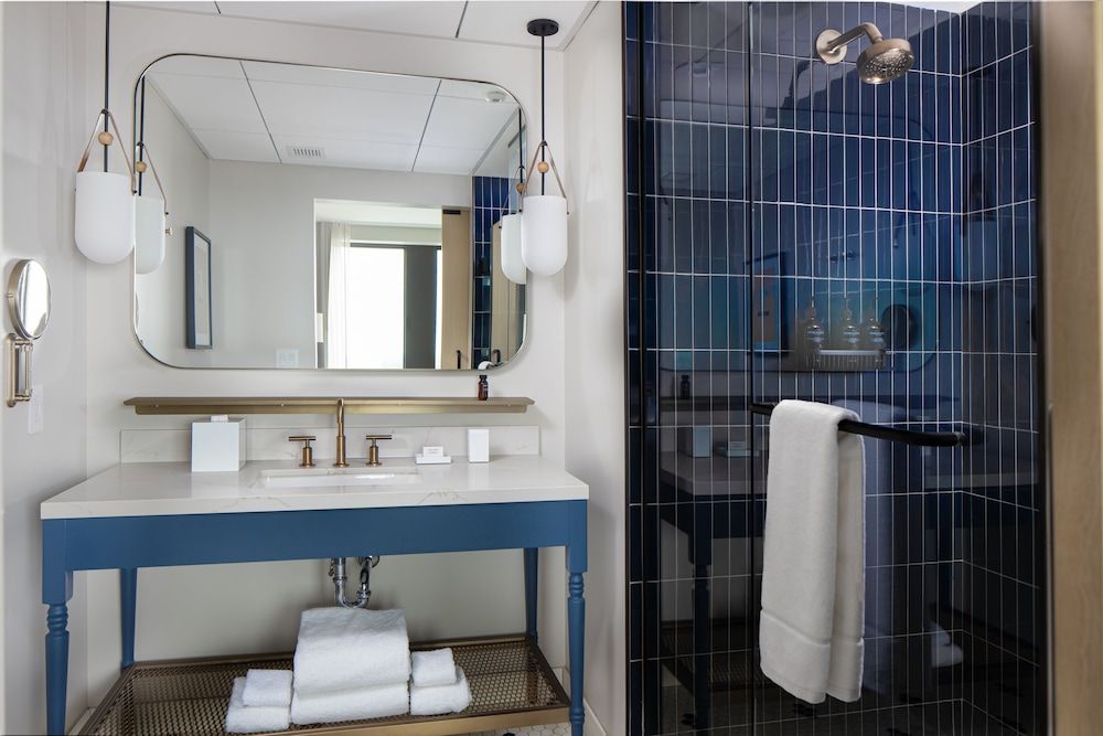 Jasper Hotel Standard Two Queen Guestroom ADA 6