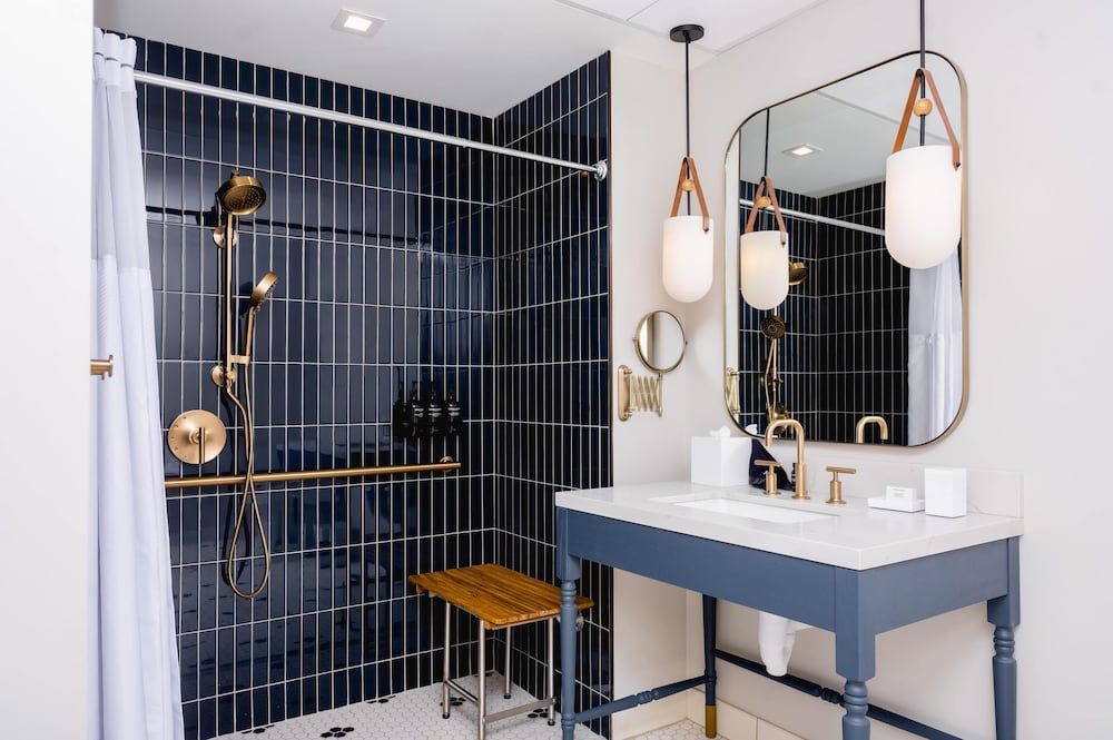 Jasper Hotel Standard Two Queen Guestroom ADA 8