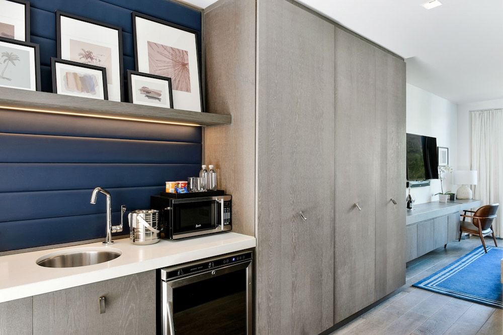 Kaskades Hotel South Beach Luxury Room, 1 King Bed 6