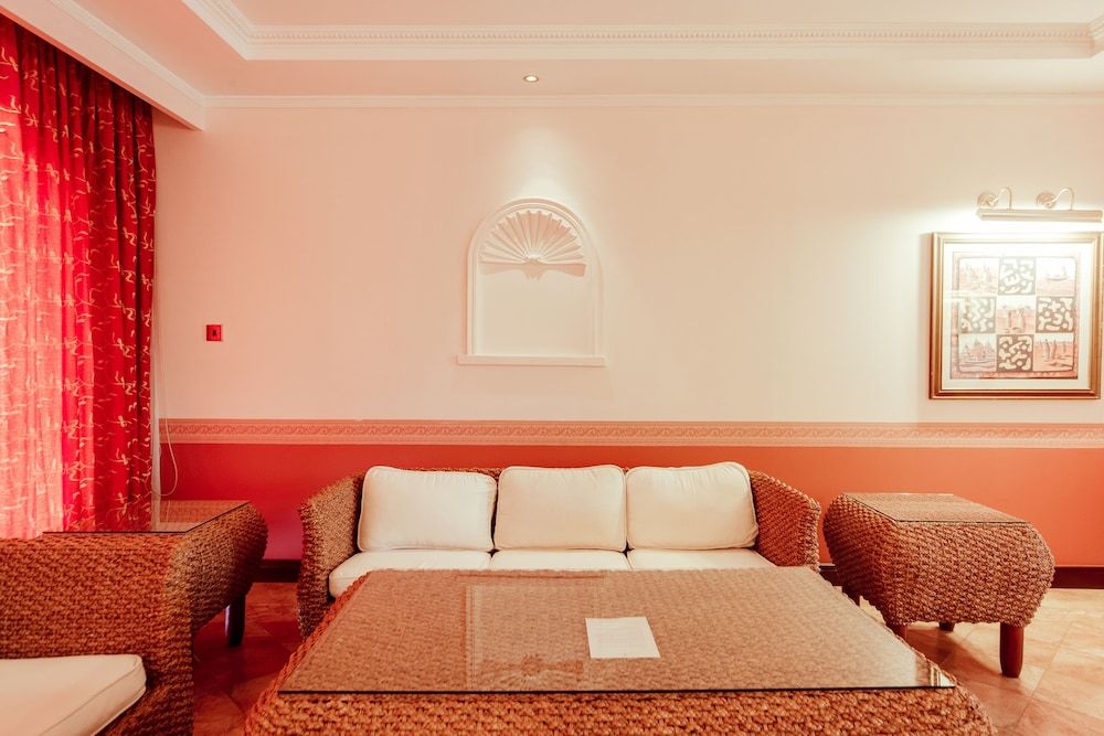 Lake Victoria Serena Golf Resort & Spa Executive Suite 2