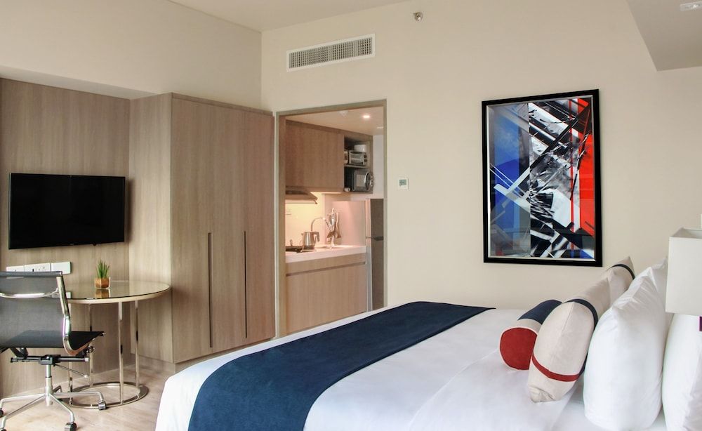 Seda Residences Makati Studio Room with 1 King Bed and Kitchenette 2
